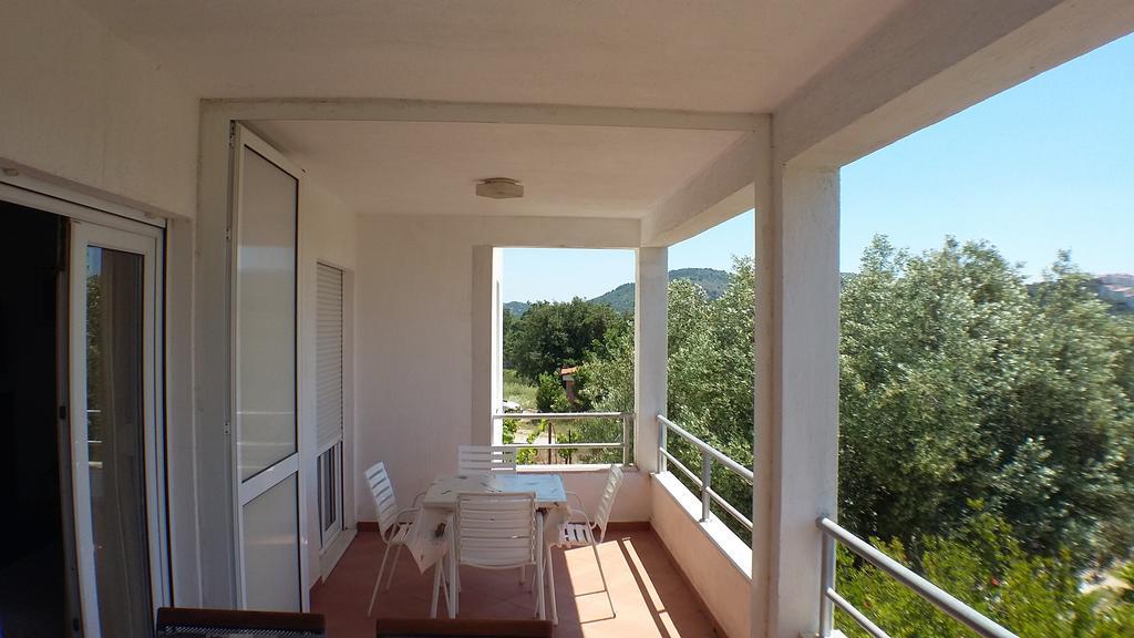 Villa Tina 로고즈니차 외부 사진