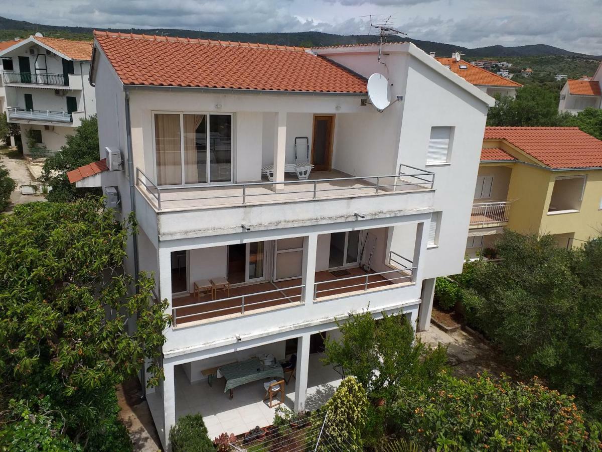Villa Tina 로고즈니차 외부 사진